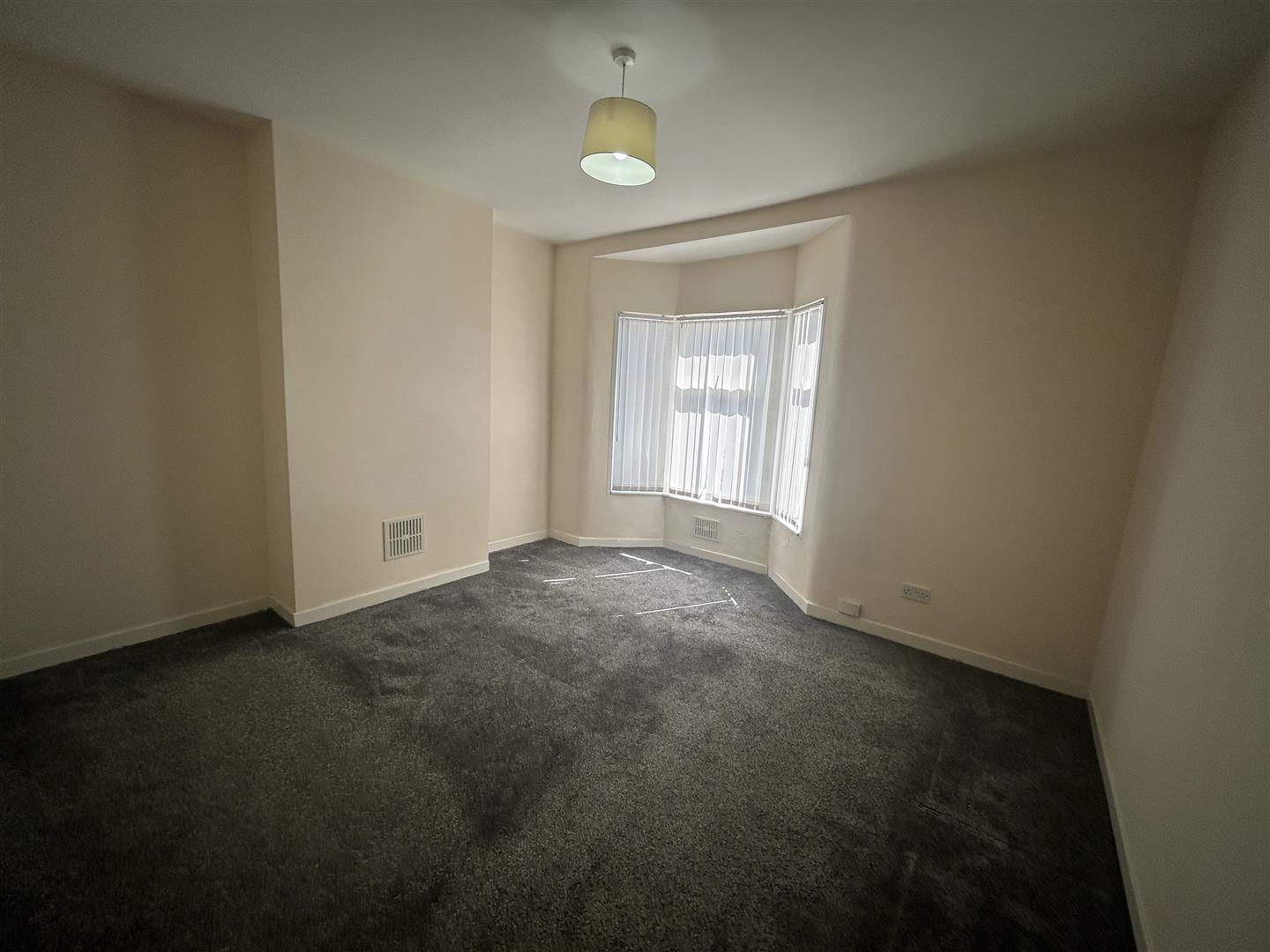 3 Bedroom House To Rent image 6
